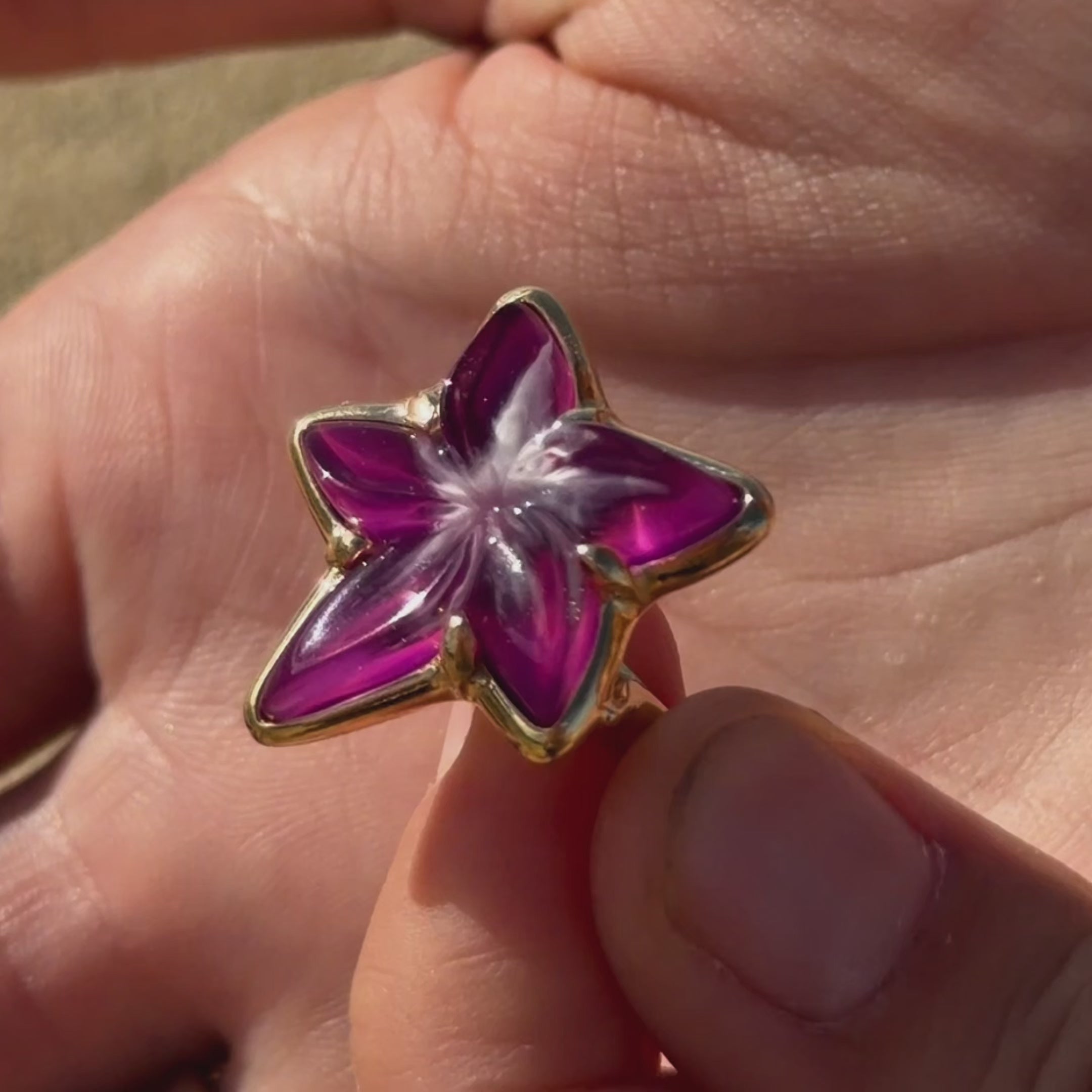 Tropical Flower Ring [18K Yellow Gold / Purple]