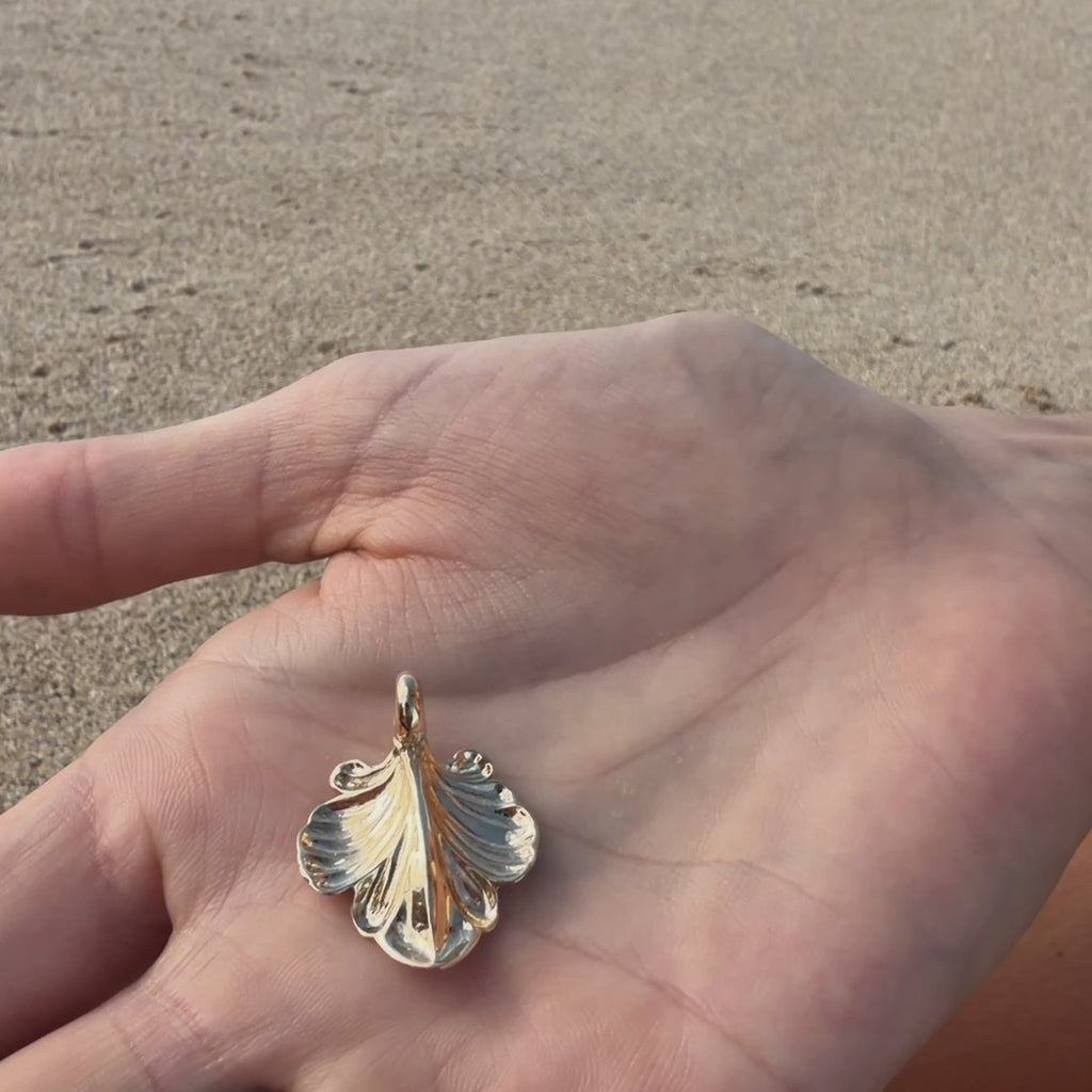 Island Leaf Charm [18K Yellow Gold /Small]
